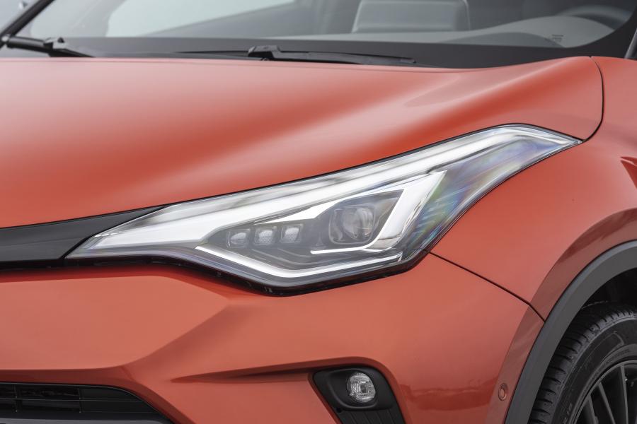 Детали экстерьера Toyota C-HR Hybrid 2019 года  (WW) (фото 99 из 174)